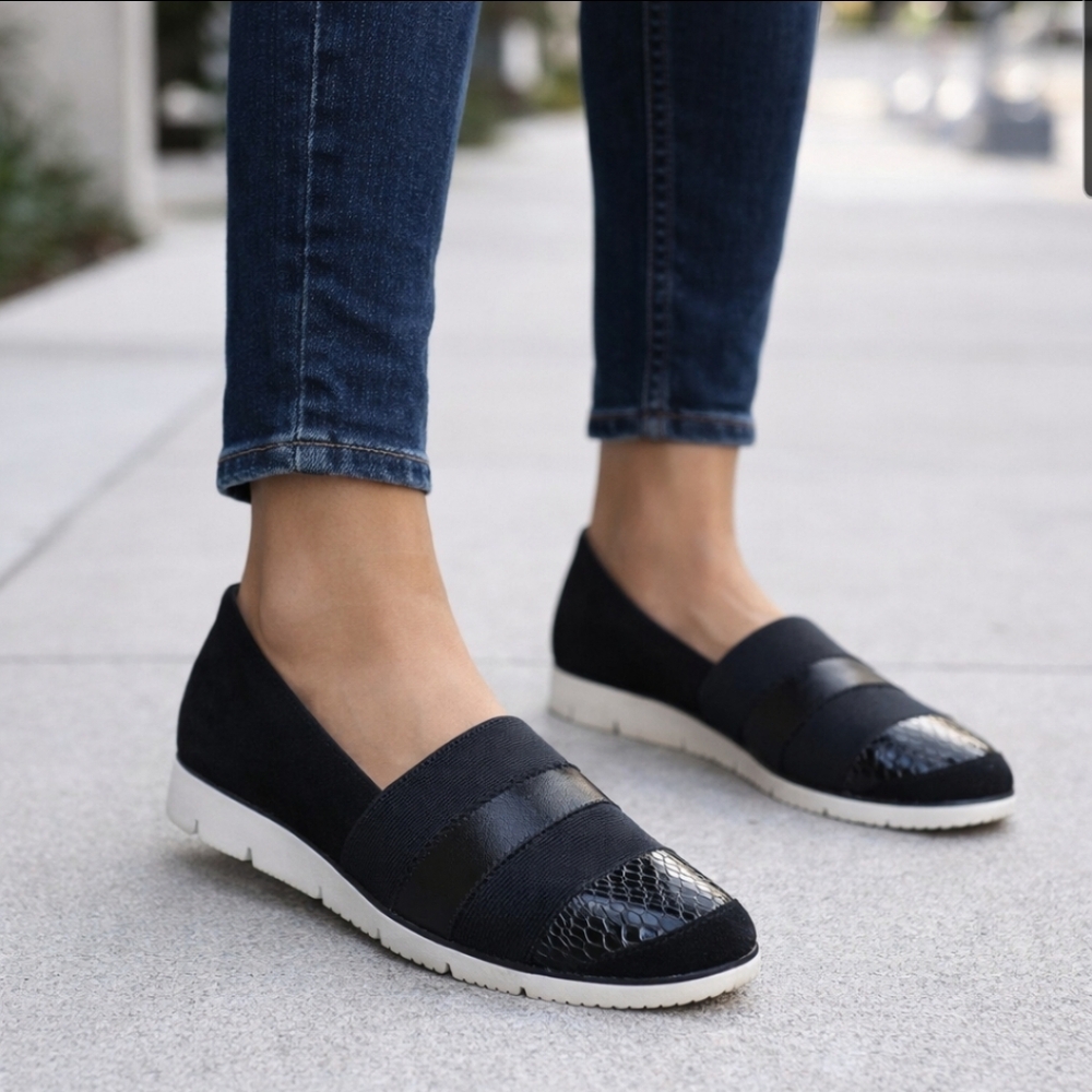 Donald J Pliner  Leather Black Slip On Shoes Size 7.5